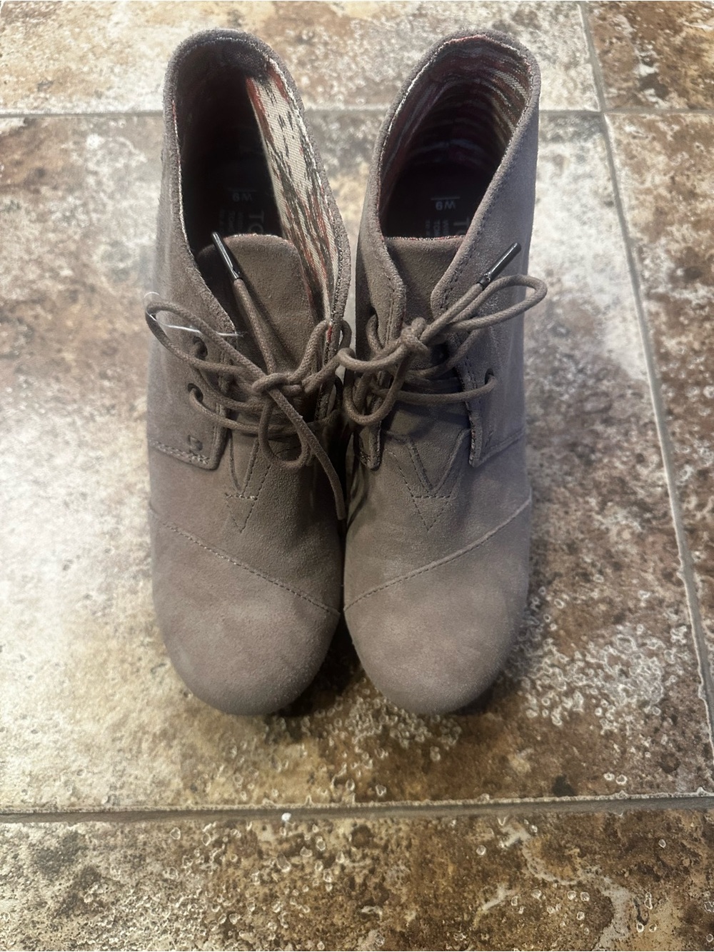 TOMS Gray Suede Wedge Ankle Booties Lace Up Women’s Size 9
